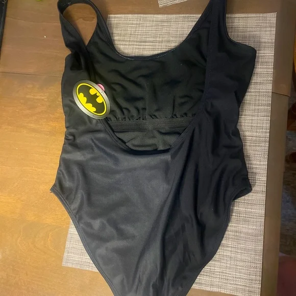 Batman bathing suit size small - Picture 2 of 3